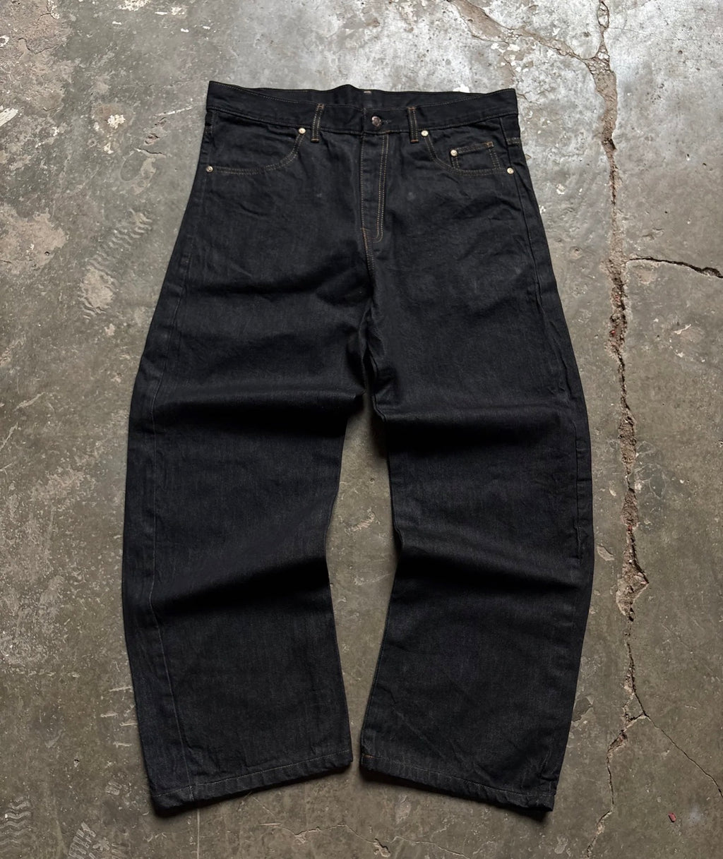 3) Raw Denim Baggy Jeans