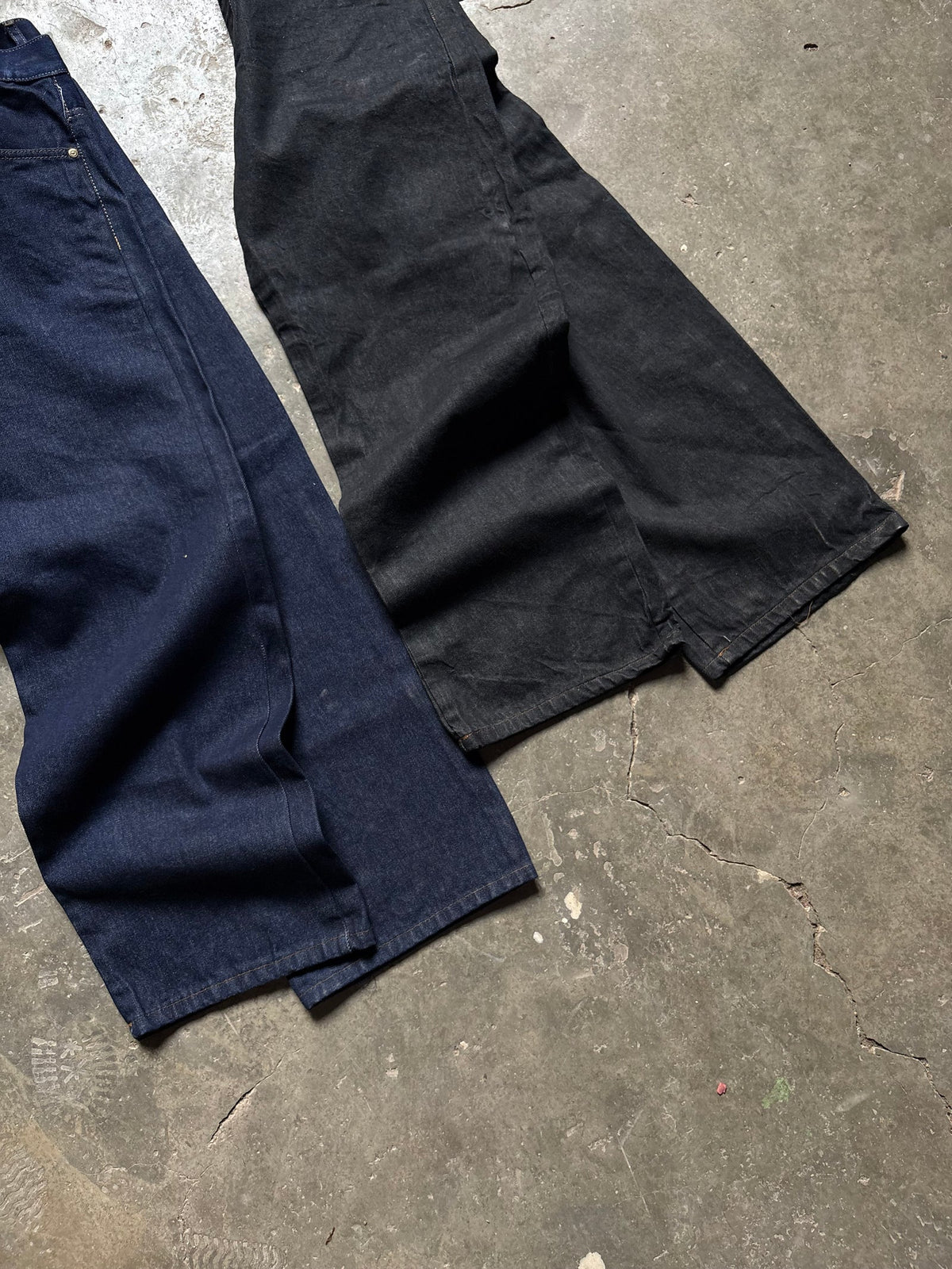 3) Raw Denim Baggy Jeans