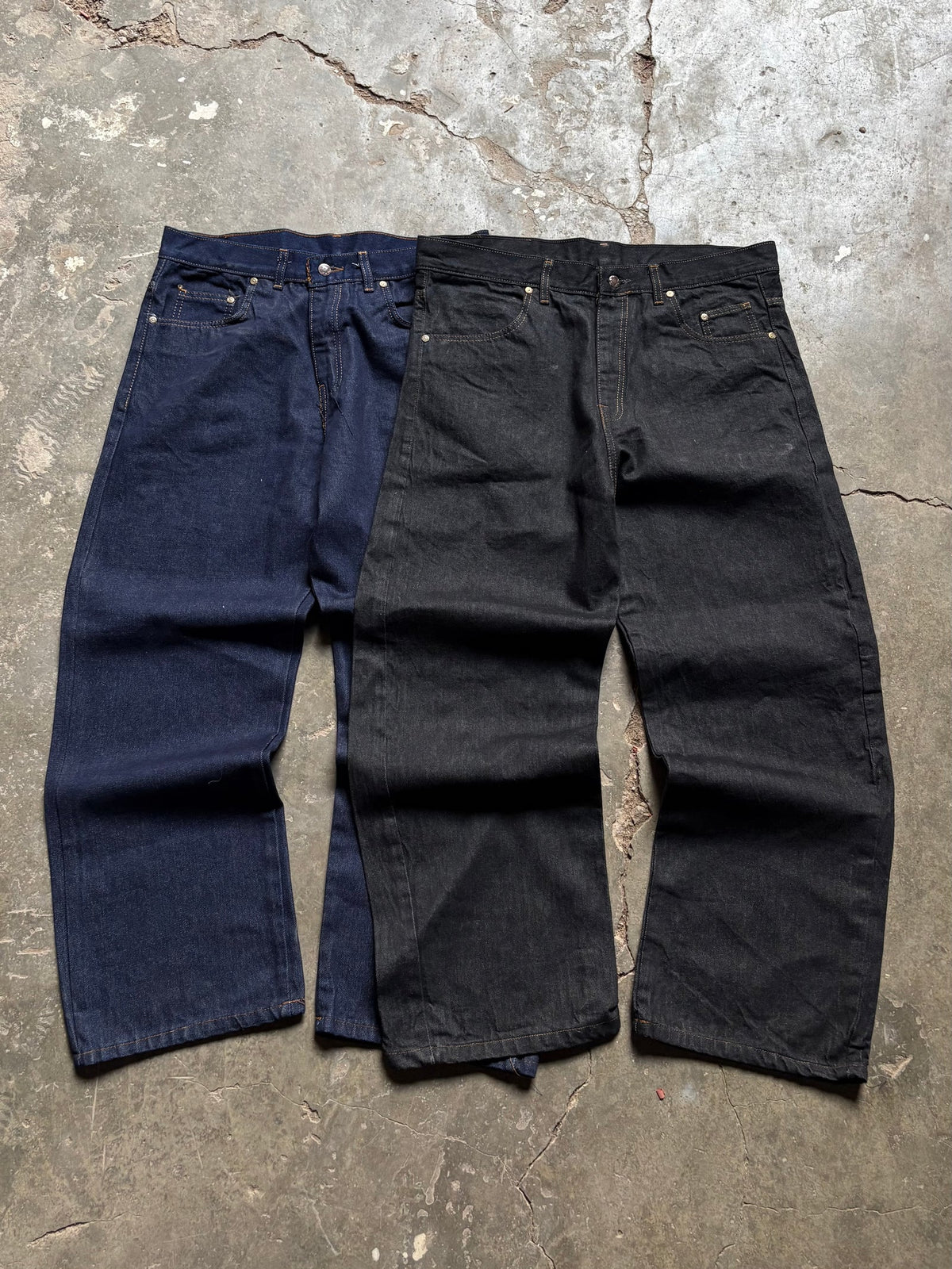 3) Raw Denim Baggy Jeans