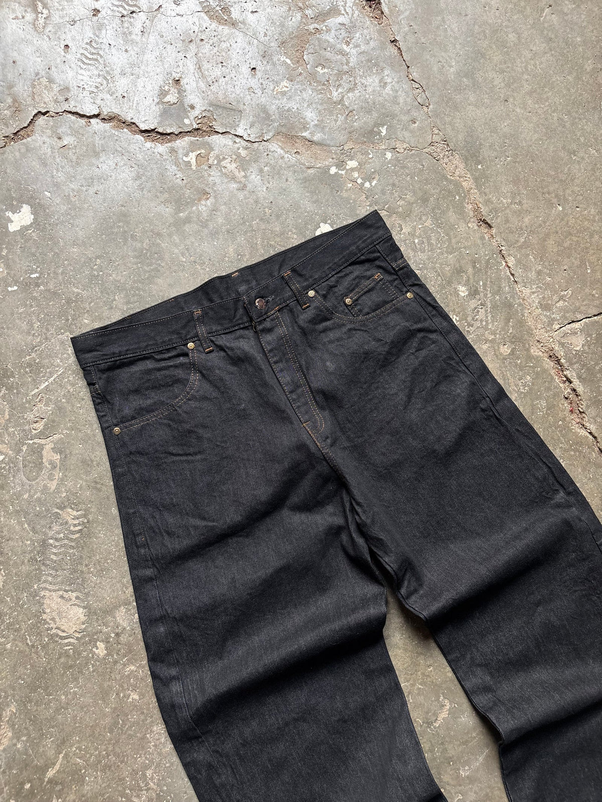 3) Raw Denim Baggy Jeans